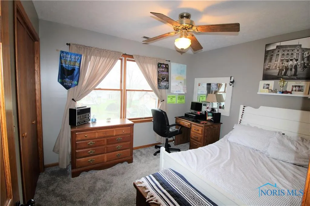 scars gay lil room